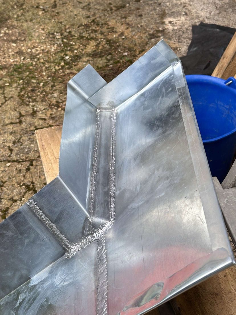 Pièce en zinc soudée